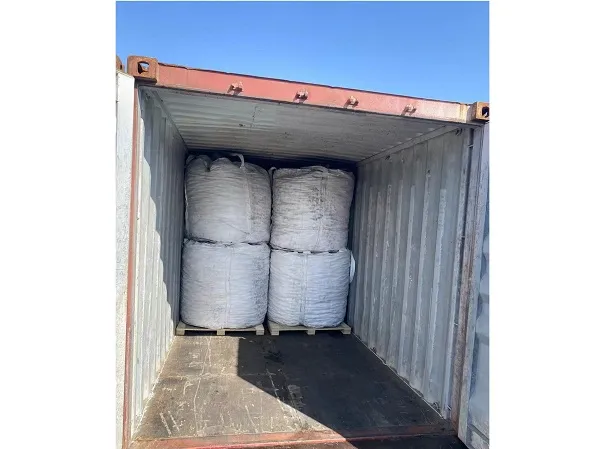 silicon briquette bags loading into container with pallets